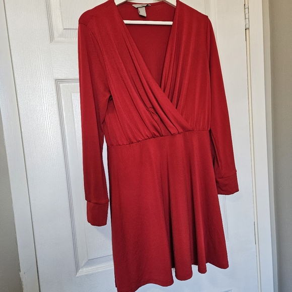 Red wrap dress - Picture 2 of 6